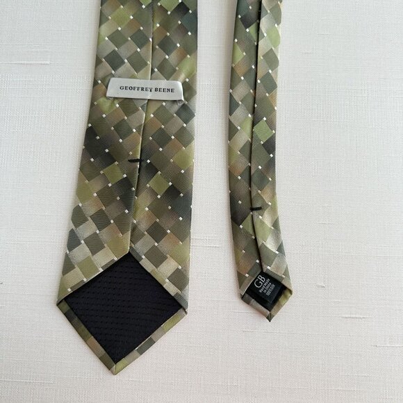 Geoffrey Beene Silk Tie 80s 90s Geometric Check 3.75" x 58" Vintage - Picture 4 of 9